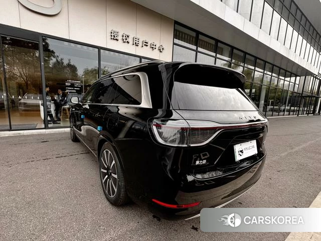 AITO Ask the world M9 2025 Черный из Китая