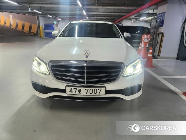 Mercedes-Benz E-Class W213 2018 Белый из Кореи
