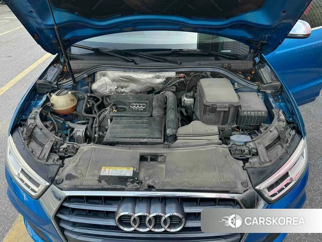 Audi Q3 2018 Синий из Китая