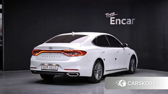 Hyundai Grandeur IG Hybrid 2018 Белый из Кореи