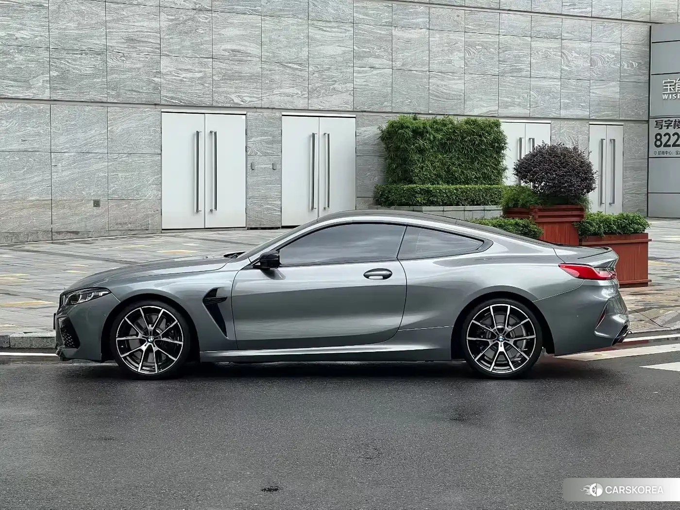 BMW 8 series 2022 Silver/gray из Китая