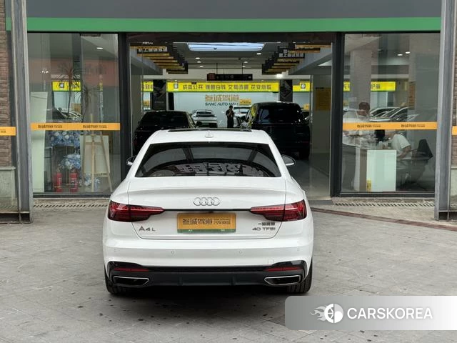 Audi A4L 2023 Белый из Китая
