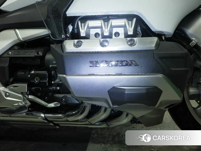Engine photo