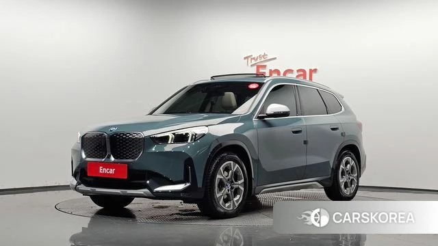 BMW iX1 (U11) 2024 Небесно-голубой из Кореи