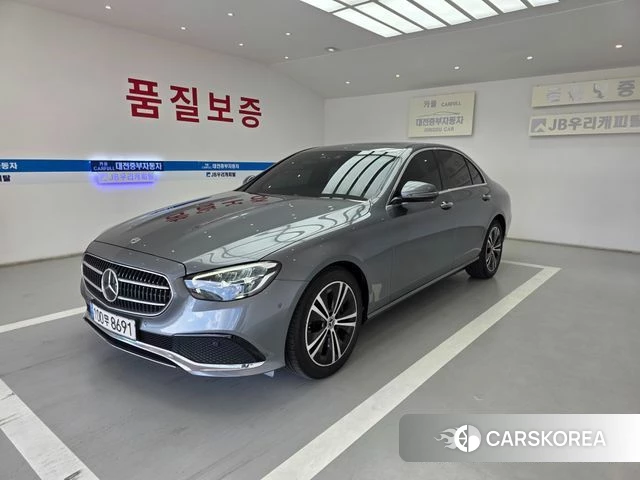 Mercedes-Benz E-Class W213 2020 Серебристо-серый из Кореи