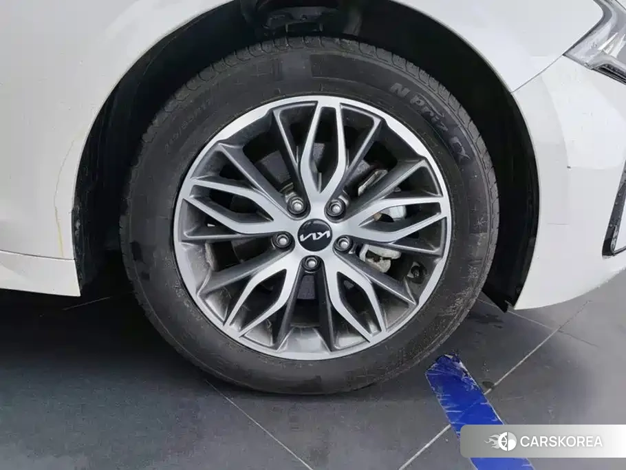 Kia K5 2024 Белый из Китая