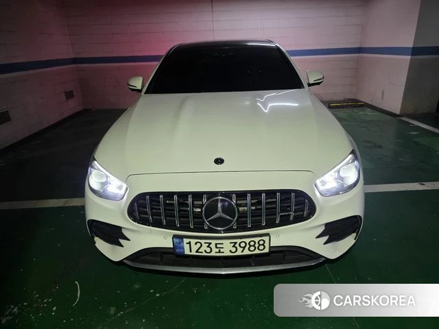 Mercedes-Benz E-Class W213 2021 Белый из Кореи