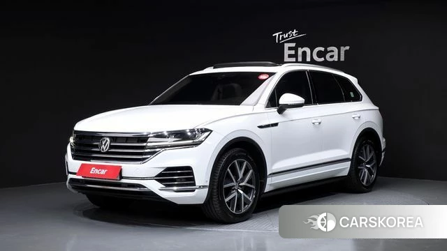 Volkswagen Touareg 3rd generation 2020 Белый из Кореи