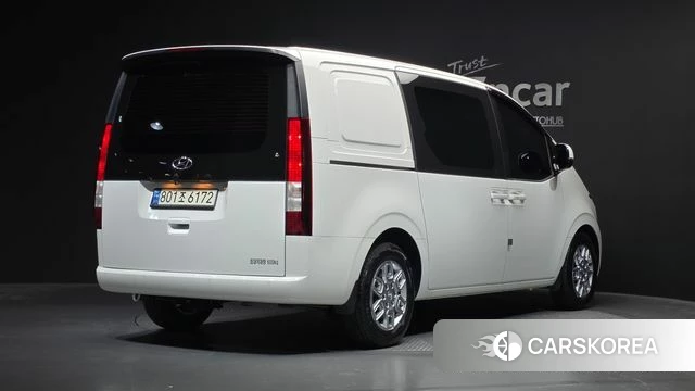 Hyundai Staria 2022 Белый из Кореи