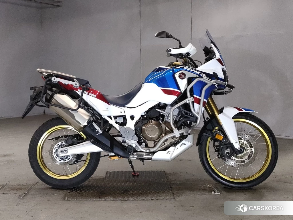 Проданный Honda CRF1000L AFRICA TWIN ADV 2018 из Японии