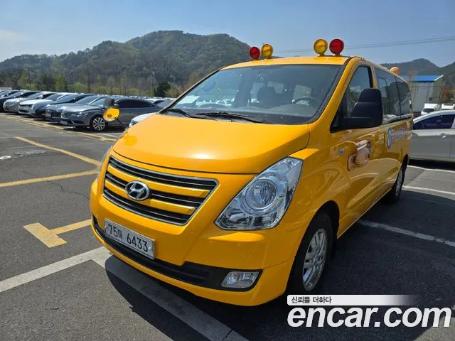 Hyundai Grand Starex 2018 Желтый из Кореи