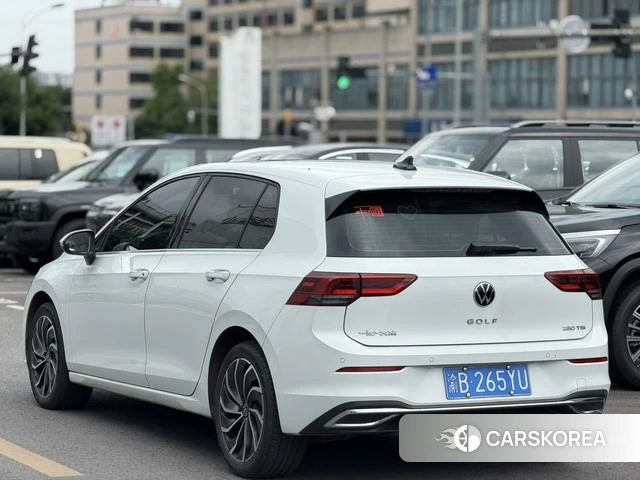 Volkswagen Golf 2023 Белый из Китая