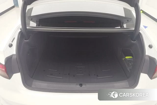 Audi A4L 2024 Белый из Китая