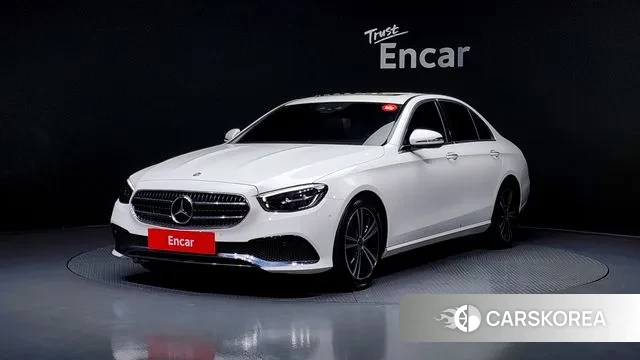 Mercedes-Benz E-Class W213 2021 Белый из Кореи