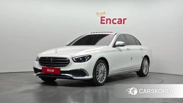 Mercedes-Benz E-Class W213 2022 Белый из Кореи