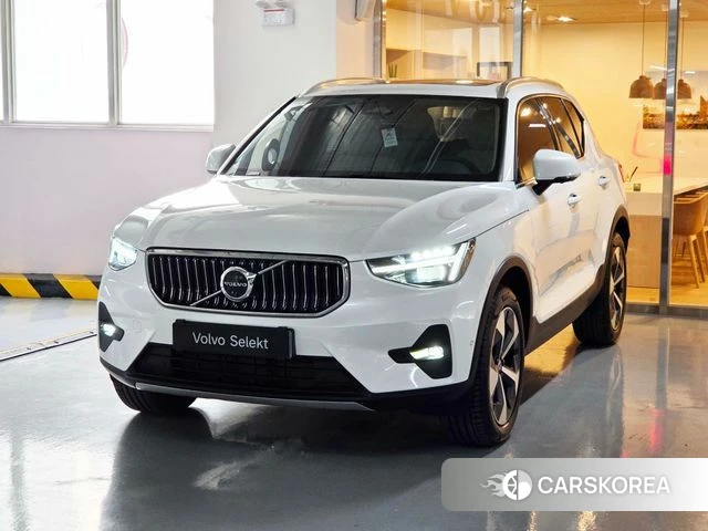 Volvo XC40 2026 Белый из Кореи