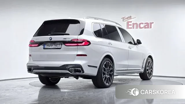 BMW X7 (G07) 2025 Белый из Кореи