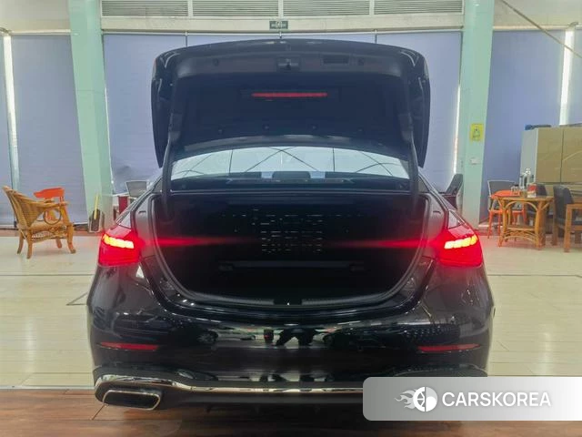 Mercedes-Benz Class C 2024 Зеленый из Китая