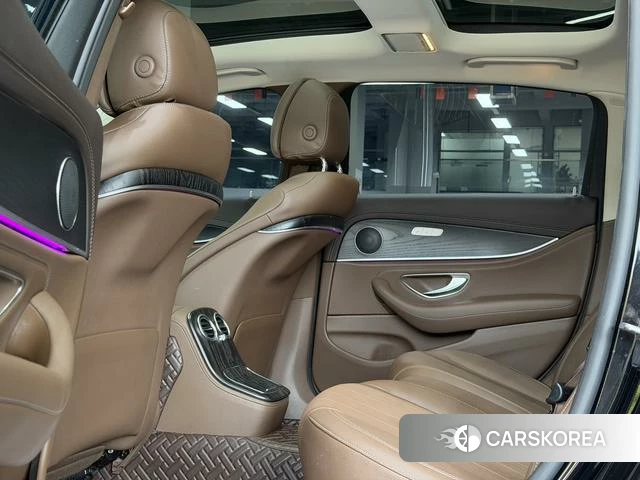 Mercedes-Benz E-class 2022 Черный из Китая