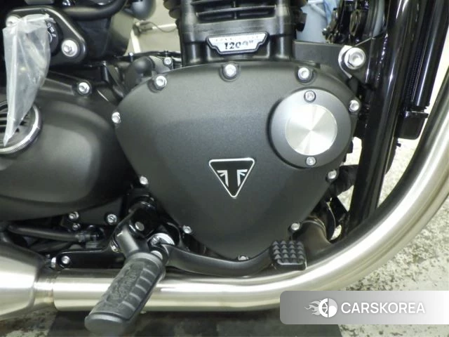 Engine photo