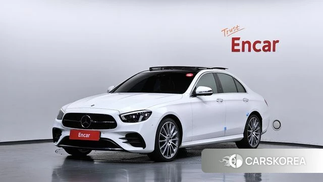 Mercedes-Benz E-Class W213 2021 Белый из Кореи
