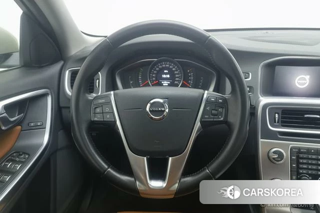 Volvo S60 2019 Желтый из Китая