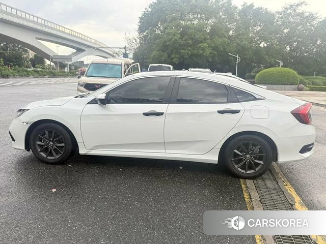 Honda Civic 2021 Белый из Китая
