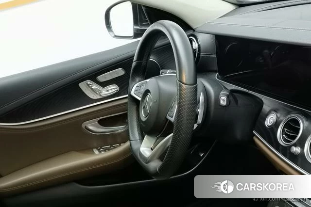 Mercedes-Benz E-class 2018 Черный из Китая