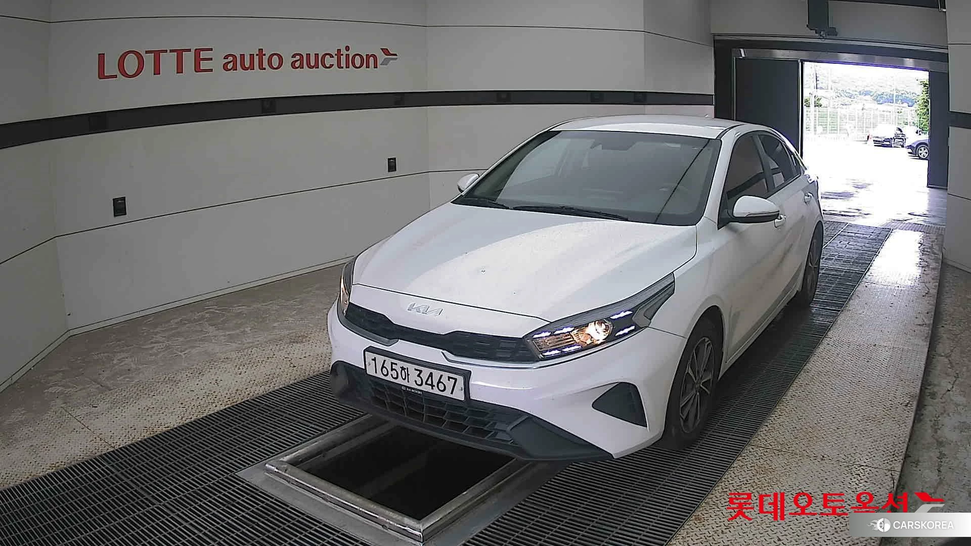 Kia K3 2022 Snow White Pearl из Кореи