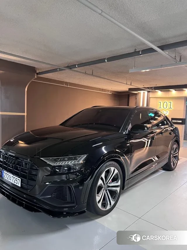 Audi Q8 (4M) 2024 Черный из Кореи