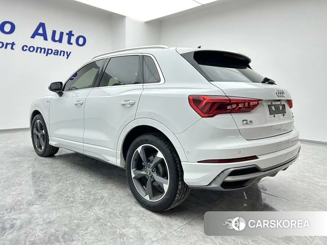 Audi Q3 2022 Белый из Китая
