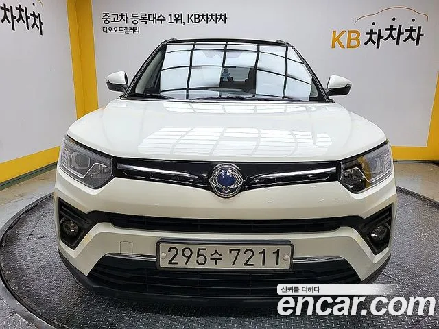 Ssangyong Berry New Tivoli 2020 Белый двухцветный из Кореи