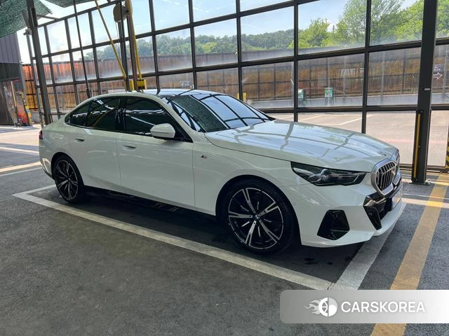 BMW 5 Series (G60) 2024 Белый из Кореи