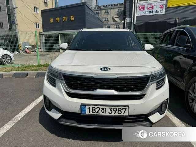 Kia Seltos 2021 Белый из Кореи