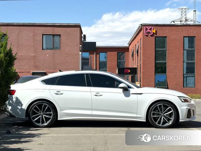 Audi A5 2021 Белый из Китая