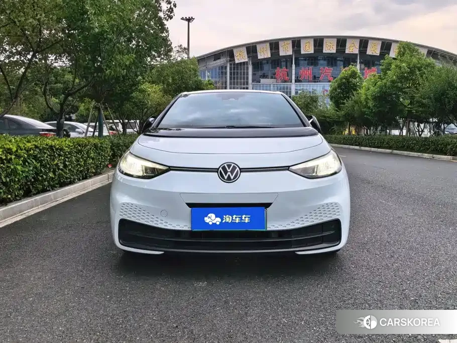 Volkswagen ID.3 2023 Белый из Китая