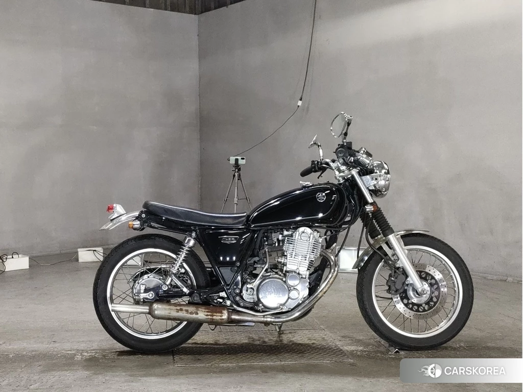 Проданный Yamaha SR 400 2016 из Японии