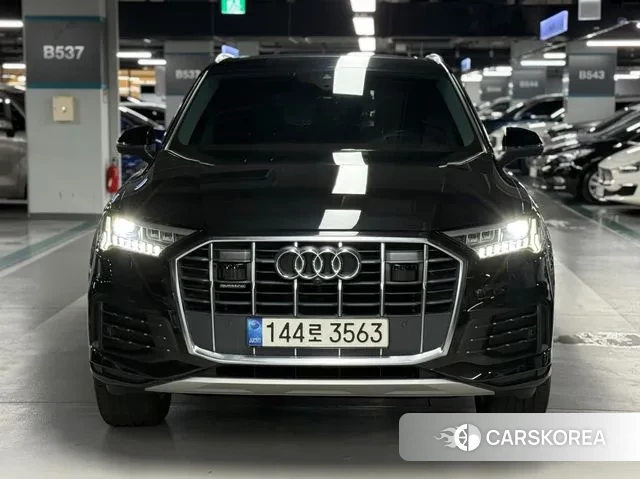 Audi Q7 (4M) 2022 Черный из Кореи