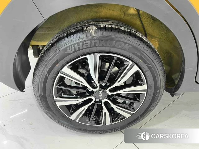 Kia Yi Ran 2022 Желтый из Китая