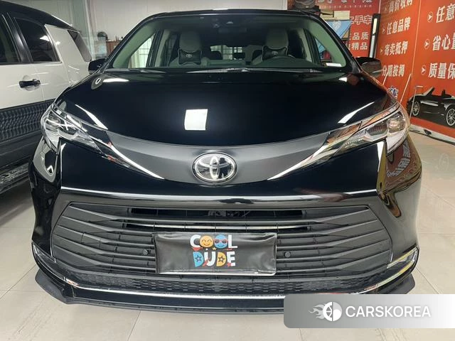 Toyota Saina 2024 Черный из Китая