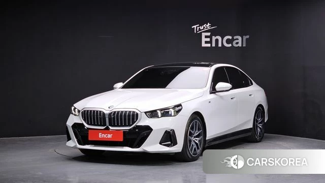 BMW 5 Series (G60) 2023 Белый из Кореи