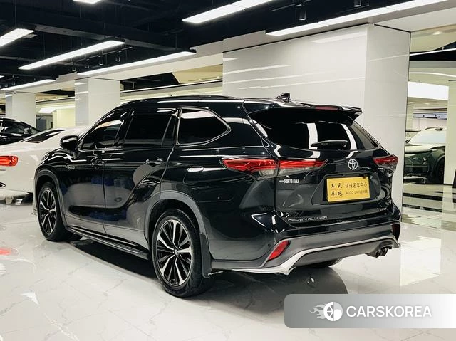Toyota Crown Lufang 2021 Черный из Китая