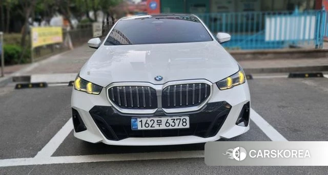 BMW 5 Series (G60) 2024 Белый из Кореи
