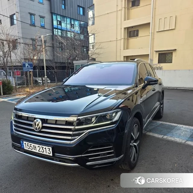 Volkswagen Touareg 3rd generation 2020 Черный из Кореи