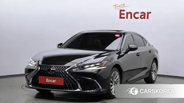 Lexus ES300h 7th generation 2023 Черный из Кореи