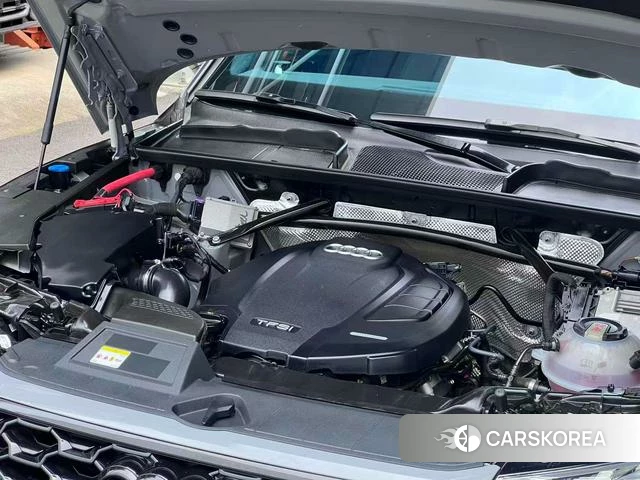 Audi Q5L Sportback 2021 Темно-серый из Китая