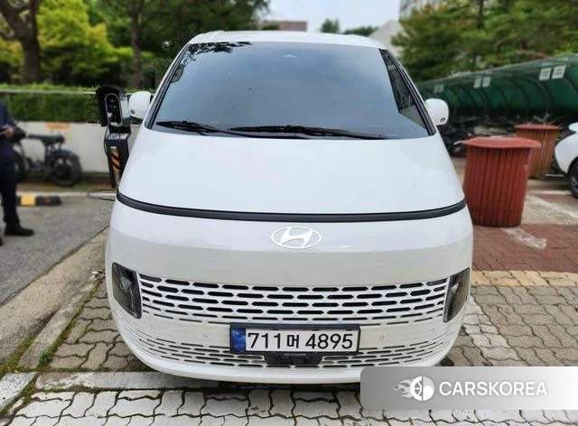 Hyundai Staria 2025 Белый из Кореи