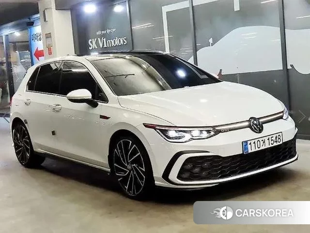 Volkswagen Golf 8th Generation 2023 Белый из Кореи