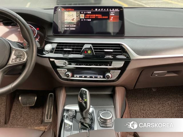 BMW 5 series (imported) 2022 Темно-серый из Китая