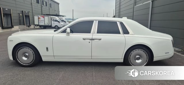 Rolls-Royce Phantom 2025 Жемчужный цвет из Кореи